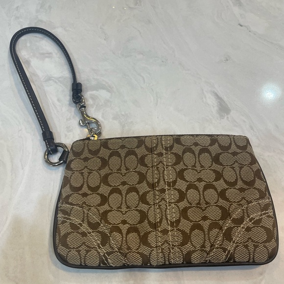 Coach Brown Monogram Canvas Hobo Bag with wristlet - Picture 4 of 13